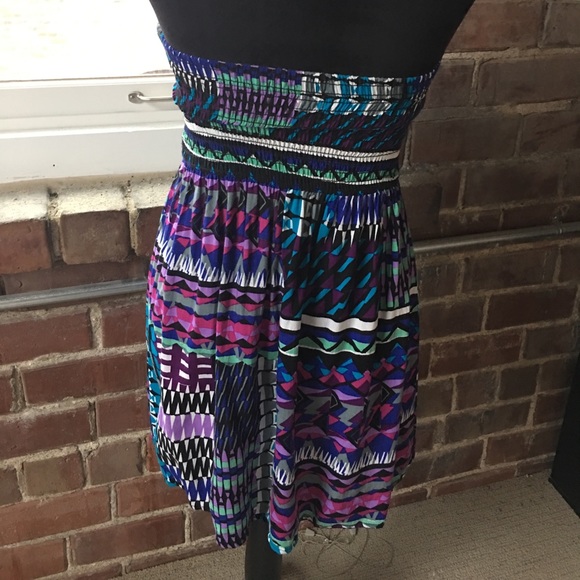 Patterned strapless dress - Picture 3 of 3